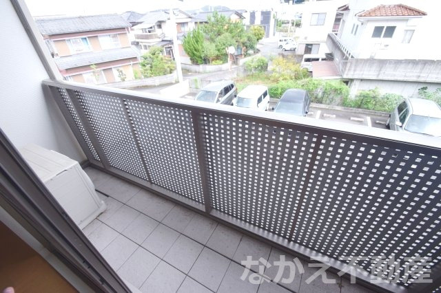 【バルコニー】 | 開放的で明るい空間を演出してくれるバルコニーです