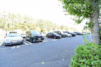 【駐車場】 | 昭島つつじが丘ハイツ北 | 月額：5300～6000円。