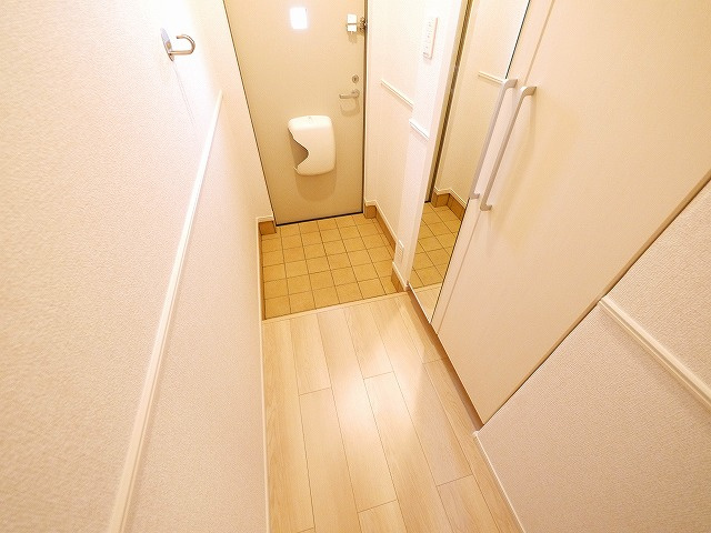 ＨｅｒｉｔａｇｅⅠの玄関|明るい玄関です