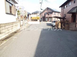 【前面道路含む現地写真】