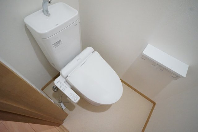 習志野市実籾本郷のタウンのトイレ|コンパクトで使いやすいトイレです