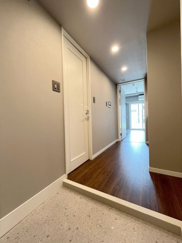 「防音マンション」ＴＲＡＣＫ両国の玄関|きれいな玄関です