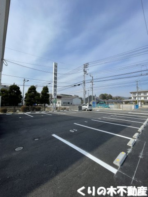 【駐車場】 | ヒッポ阿方　B棟 | 駐車場に車を止められます
