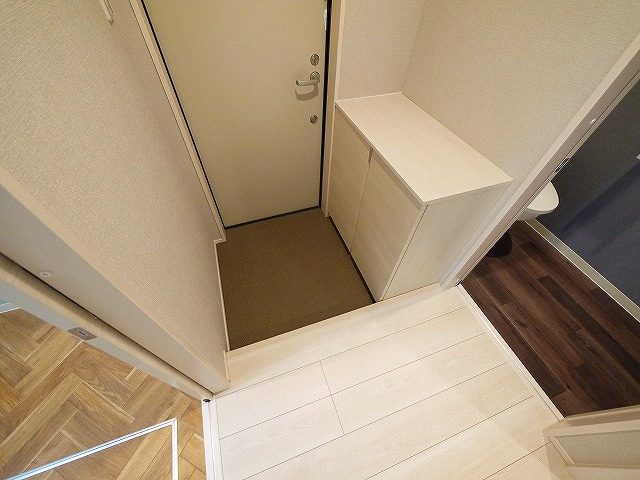 プレステ柳2丁目　壱番館の玄関