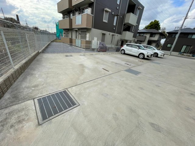 ファビュラス・レセンテの駐車場