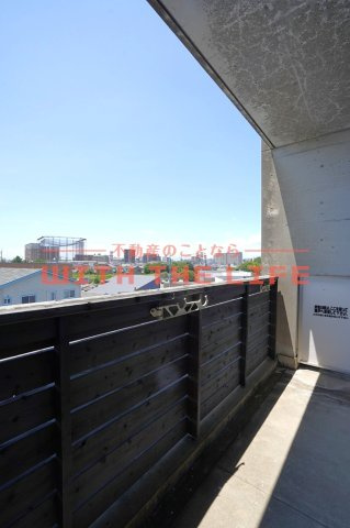 ロッヂングス東屋敷【キャッシュバック対象物件】のバルコニー|開放的で明るい空間を演出してくれるバルコニーです