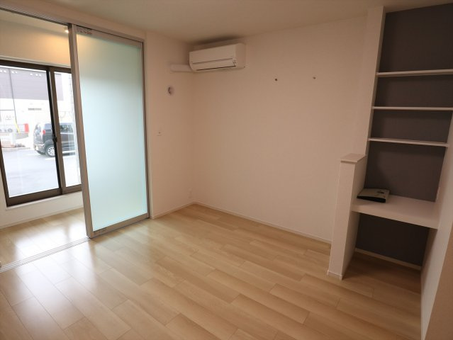 メゾン・ブリーズⅡの洋室