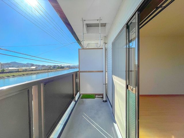 ガーデンハイツいちのみやのバルコニー|広々としたバルコニーです