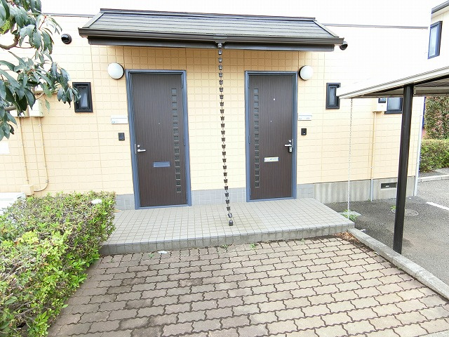 グランメール昭島Bのエントランス