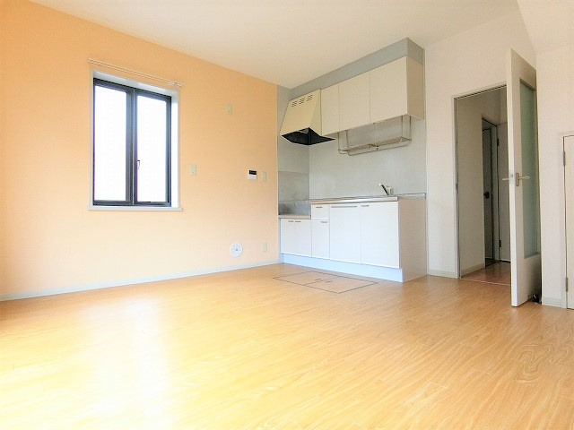 グランメール昭島Bの居間・リビング