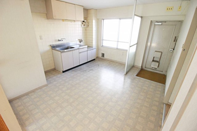 【居間・リビング】 | 駅前コーポラス | 7帖リビング