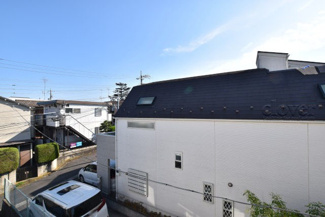 【展望】 | 物件のお問い合わせは、 ０１２０－７００－９６８までお気軽にどうぞ！
バルコニーからの眺望　住宅街に位置しています