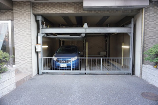 【駐車場】