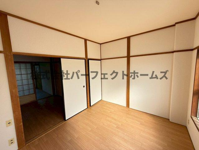 緑町マンションの洋室|使い勝手のいい洋室です