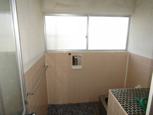 八代八反田戸建の浴室