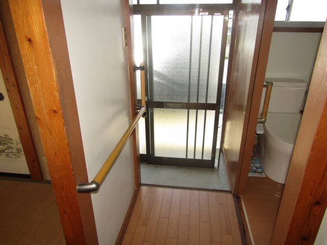 八代八反田戸建の玄関