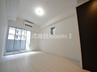 【居間・リビング】 | スワンズシティ大手前レーヴェ | ゆったり過ごせる居間です