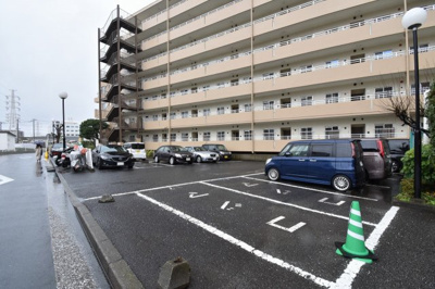 【駐車場】 | 新横浜ハイツ | 平置き駐車場です。