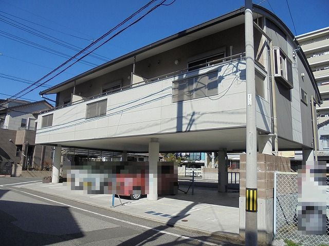 さんさんハウスの駐車場