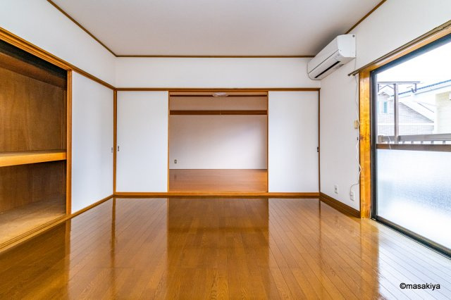 コーポエメラルドの洋室