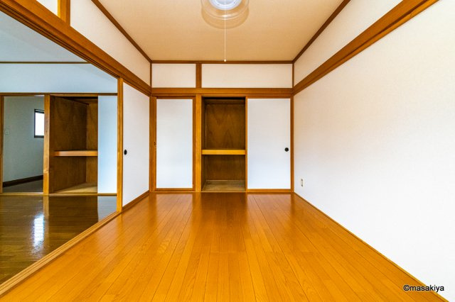 コーポエメラルドの洋室