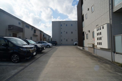 【駐車場】 | マイ.ファニー.コートⅡ【SHM】 | いつでも目の届く敷地内に駐車場があります♪お車をお持ちの方におすすめです！