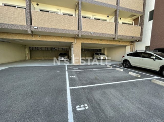 【駐車場】