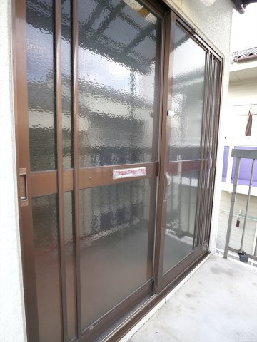 脇アパートＣ号棟のエントランス