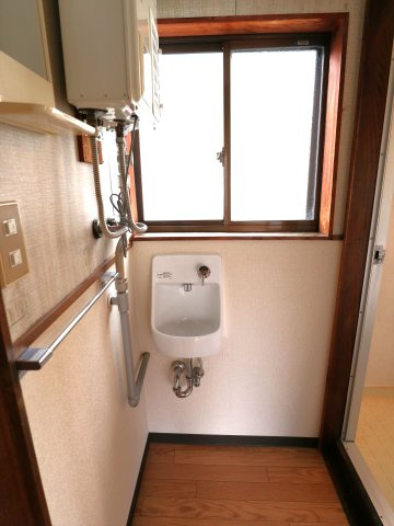 脇アパートＣ号棟の洗面所