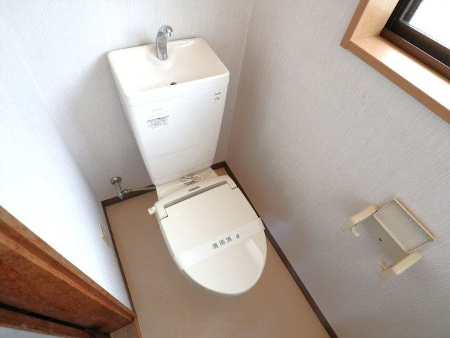 脇アパートＣ号棟のトイレ