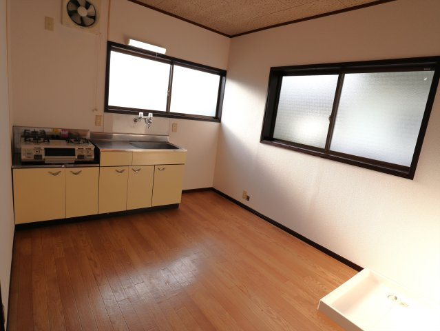 脇アパートＣ号棟の居間・リビング