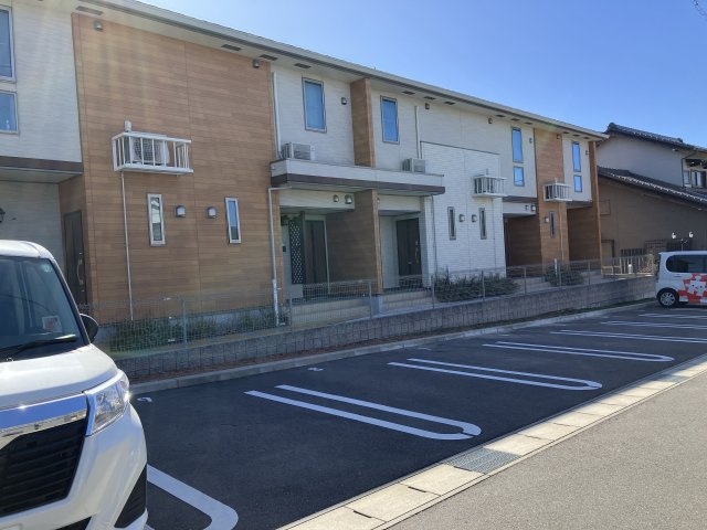ラランジ　ヒルの駐車場