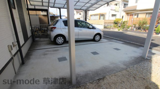 【駐車場】