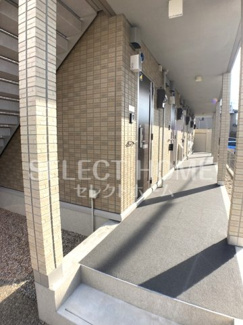 【エントランス】 | 落ち着いたエントランスです