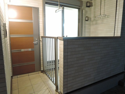 【エントランス】 | フローリッシュガーデン青地