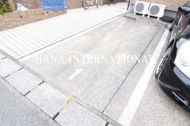 萩原ハイツの駐車場