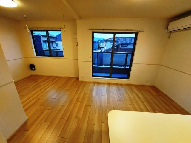 フィオーレ Ⅱの居間・リビング