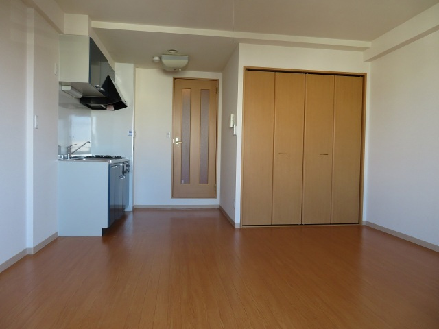 メルベーユ高井田の居間・リビング