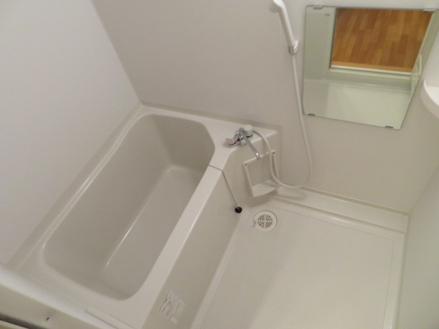 メルベーユ高井田の浴室