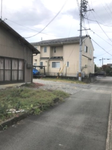 ５７６８４　本巣市国領土地の前面道路含む現地写真