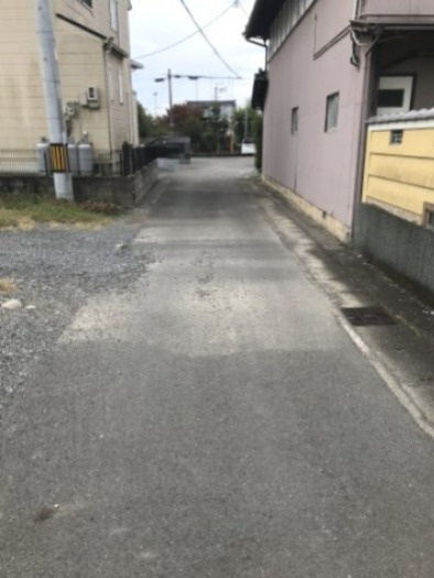 ５７６８４　本巣市国領土地の前面道路含む現地写真