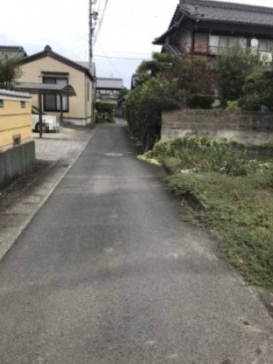５７６８４　本巣市国領土地の前面道路含む現地写真