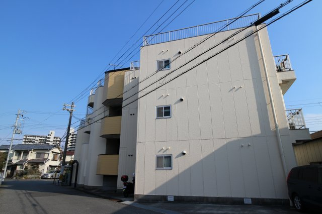 ファーストハウスの外観