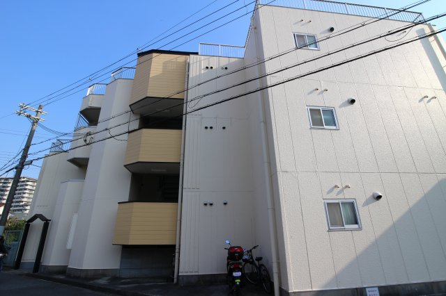 ファーストハウスの外観