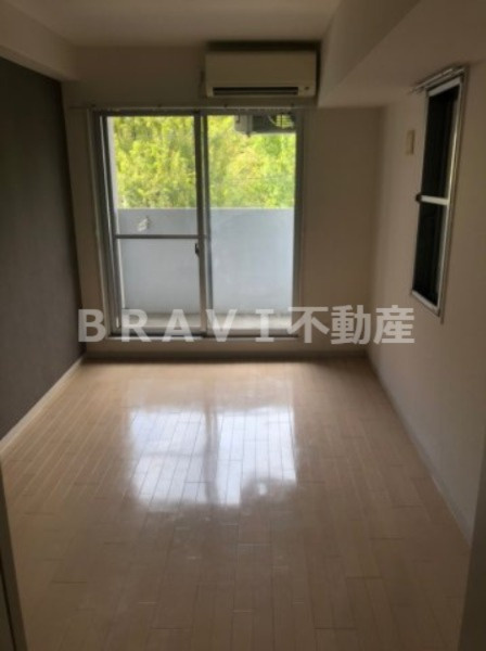 mosaique（モザイク）　BRAVI不動産の居間・リビング