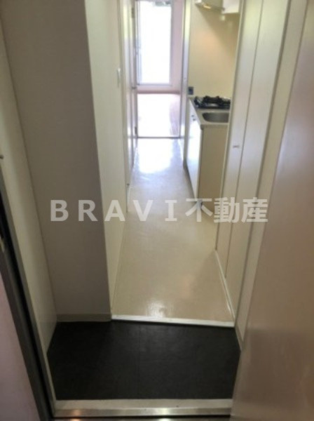 mosaique（モザイク）　BRAVI不動産の玄関|【mosaique】明るい玄関です