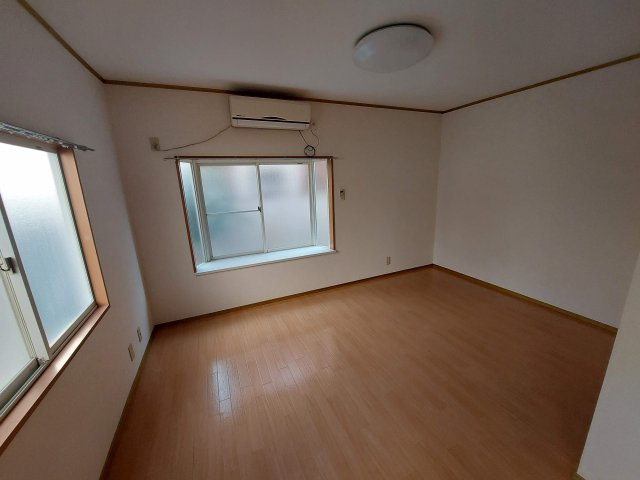 ハイツ前原の居間・リビング