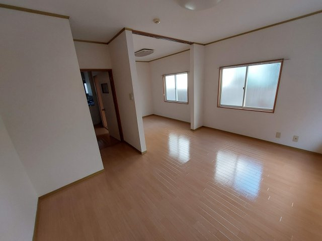 ハイツ前原の居間・リビング