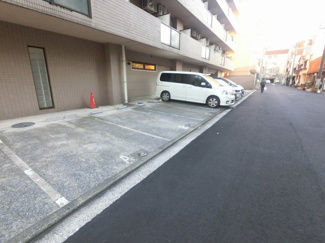 【駐車場】 | 平置き駐車場です。
