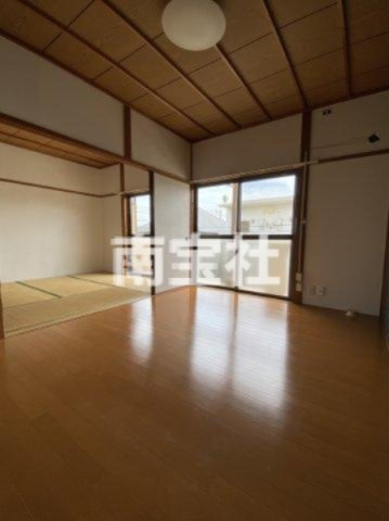 【居間・リビング】 | 洋間６畳、ゆったりとしたリビングです